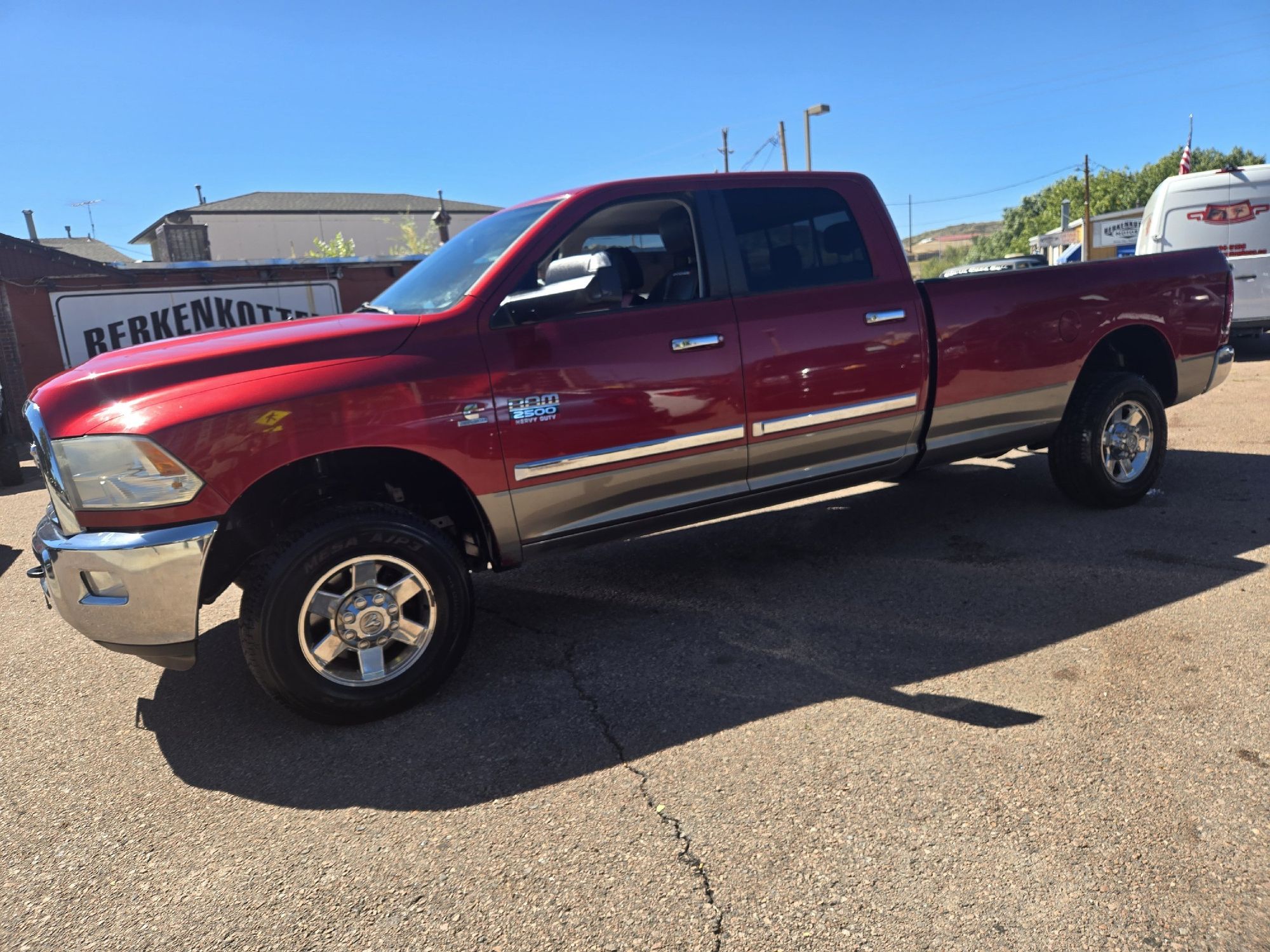2010 Dodge Ram SLT photo 3