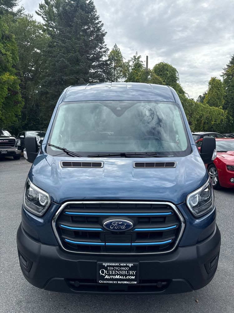 2023 Ford Transit photo 2
