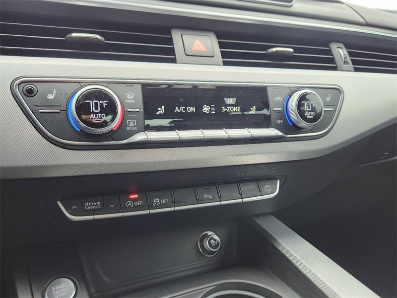 2017 Audi A4 2.0T Quattro Premium Plus photo 22