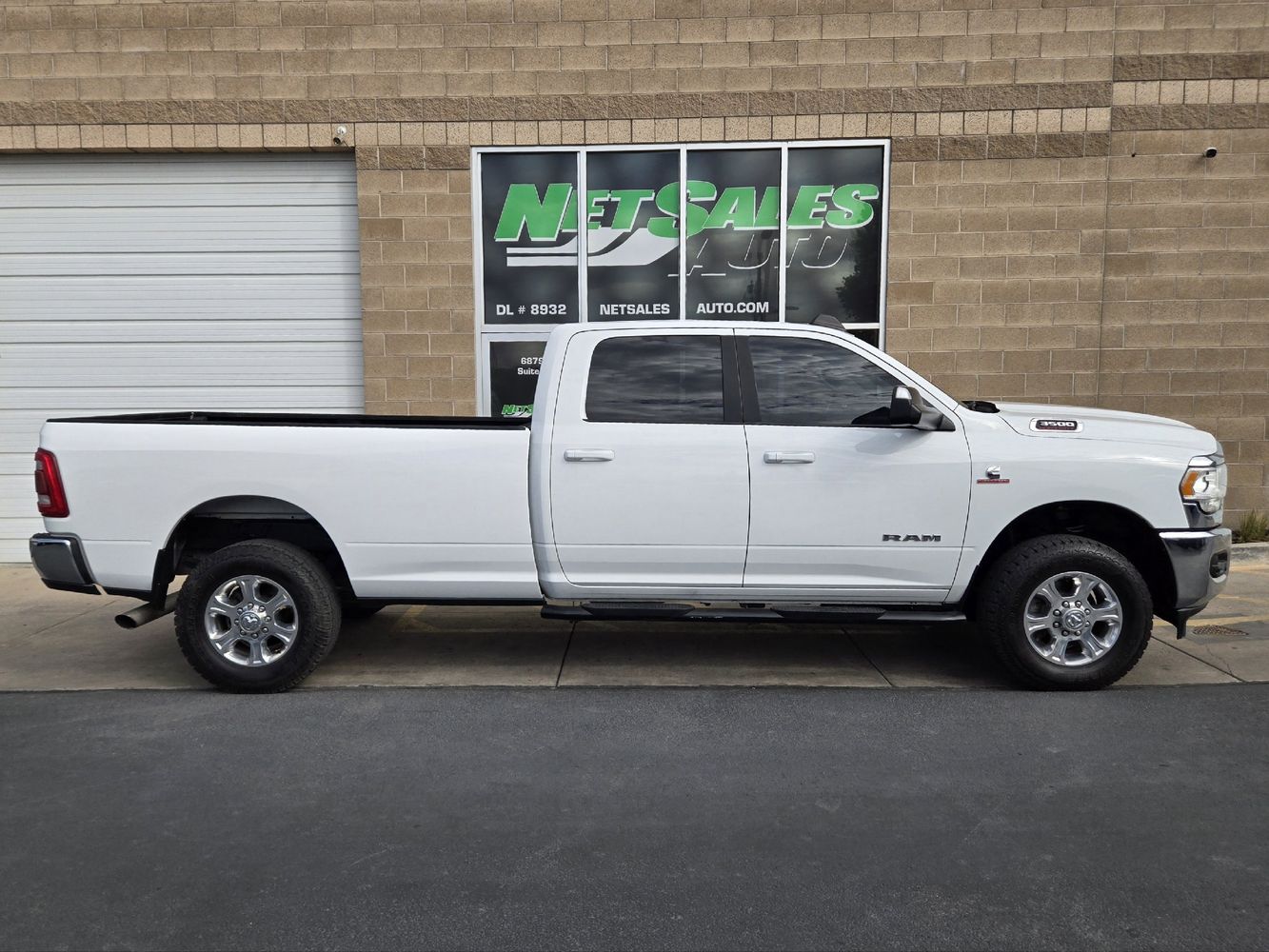 2022 Ram 3500 Big Horn Lone Star photo 6