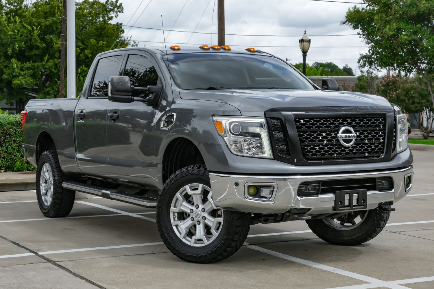 2017 Nissan Titan SL photo 7