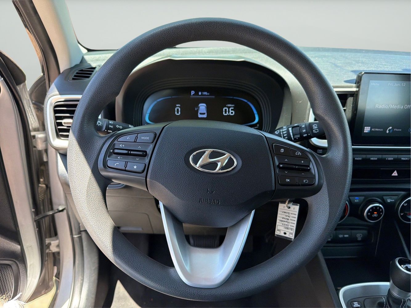 2024 Hyundai Venue SE - Photo 23