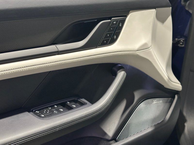 2023 Porsche Taycan GTS Sport Turismo, photo 29