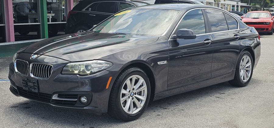 2016 BMW 5 Series 528i xDrive AWD photo