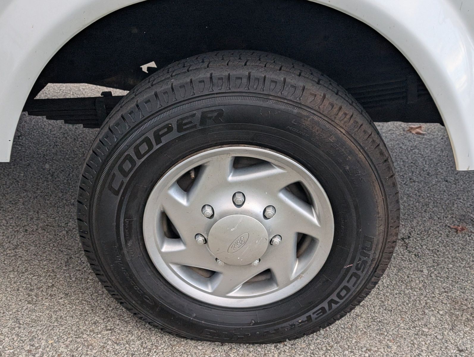 2015 Ford E-Series 43