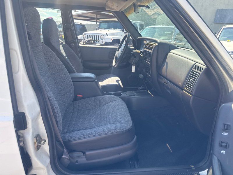 2000 Jeep Cherokee Sport photo 16