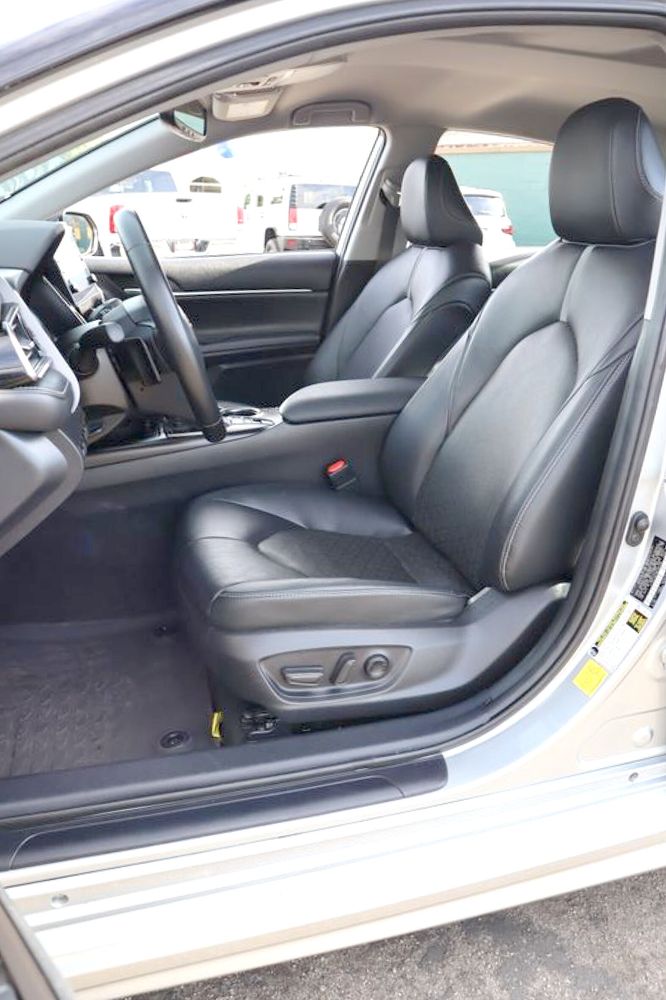 2021 Toyota Camry XSE photo 13