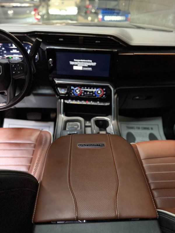 2025 GMC Sierra 3500HD Denali Ultimate - Photo 16