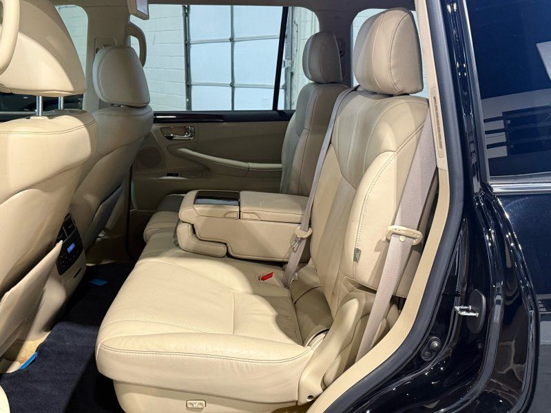 2011 Lexus LX 570 Base, photo 14