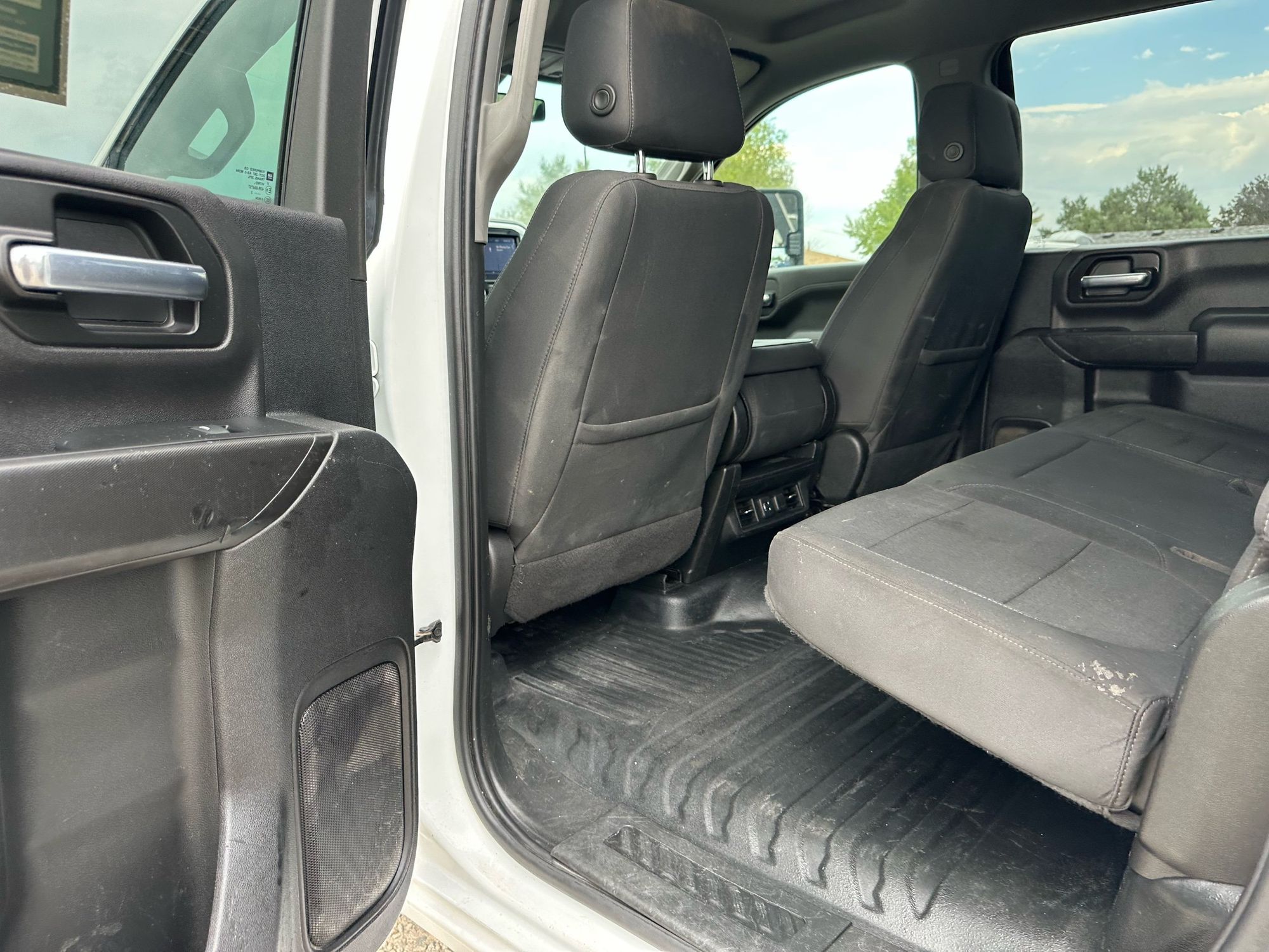 2022 Chevrolet Silverado 3500HD LT photo 27