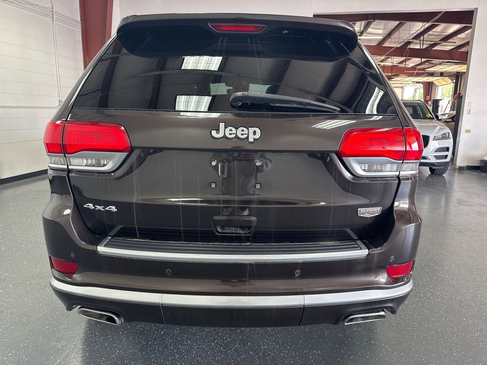 2017 Jeep Grand Cherokee Summit photo 5