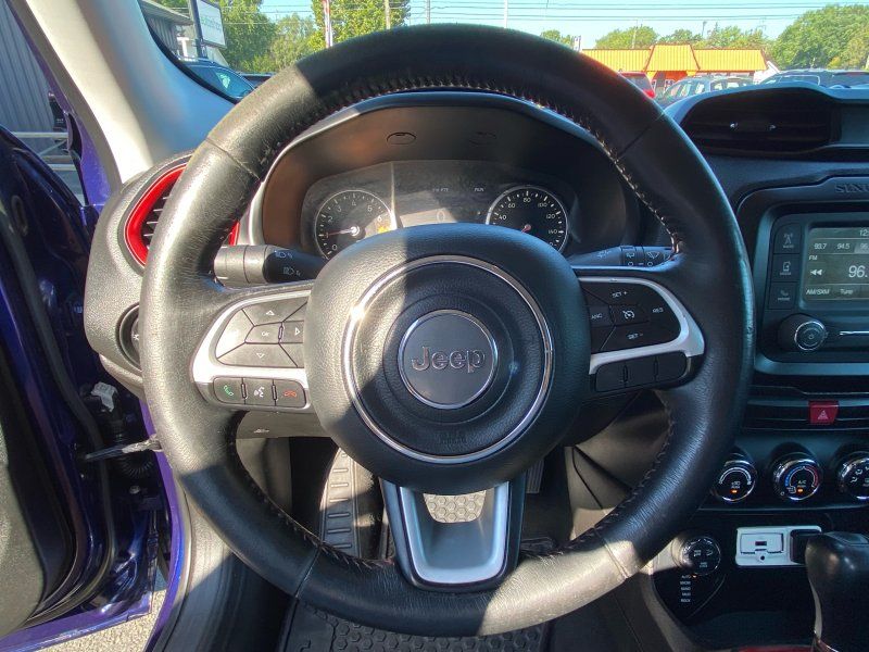 2017 Jeep Renegade Trailhawk photo 12