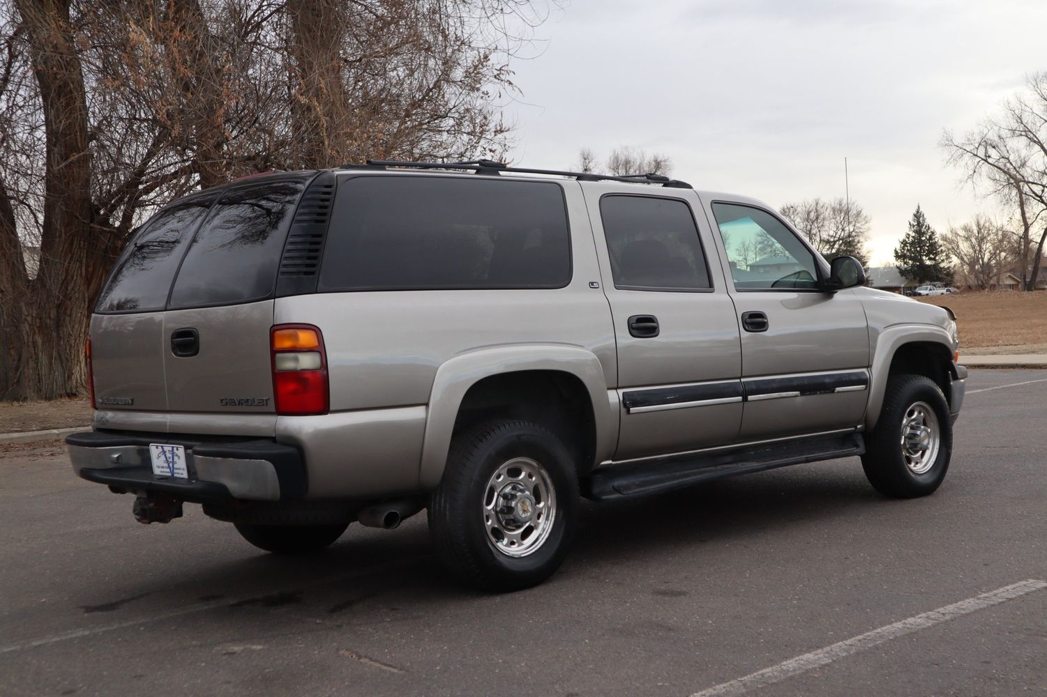 2001 Chevrolet Suburban 2500 LT | Victory Motors of Colorado