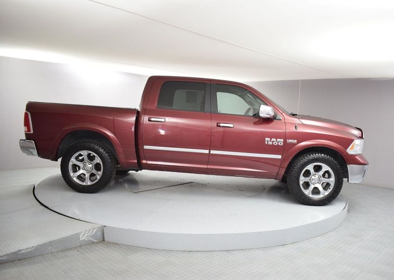 2017 RAM 1500 Laramie Crew Cab 4WD