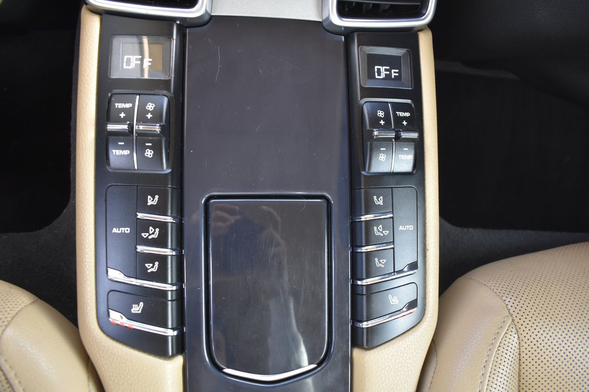 2015 Porsche Panamera 4