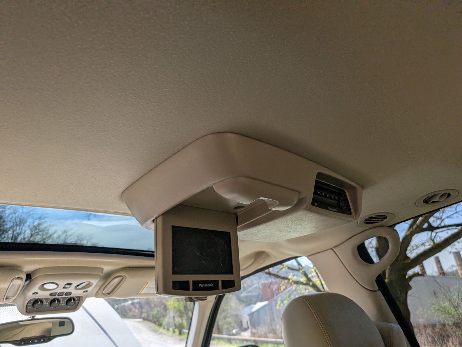 2004 Cadillac Escalade ESV 228
