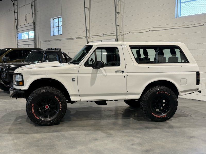 1992 Ford Bronco XLT, photo 2