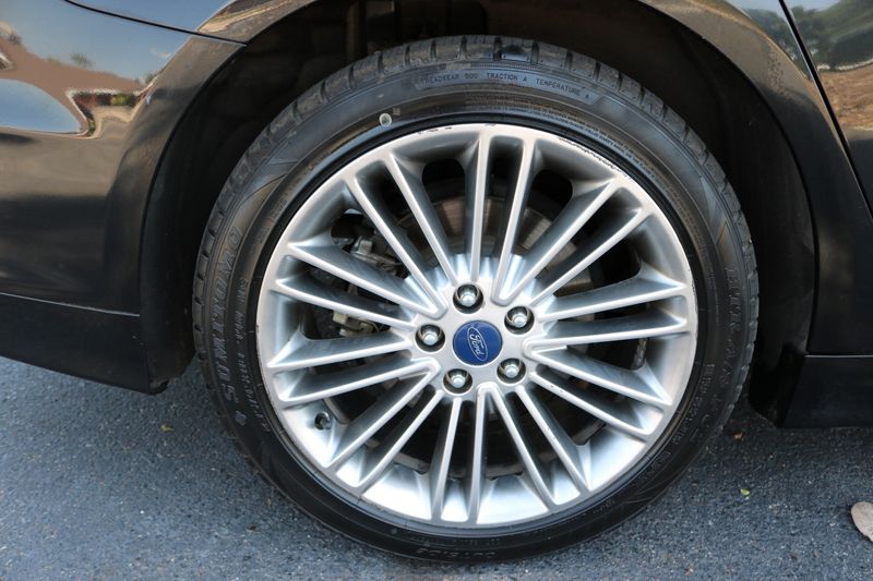 2013 Ford Fusion Hybrid SE | Victory Motors of Colorado