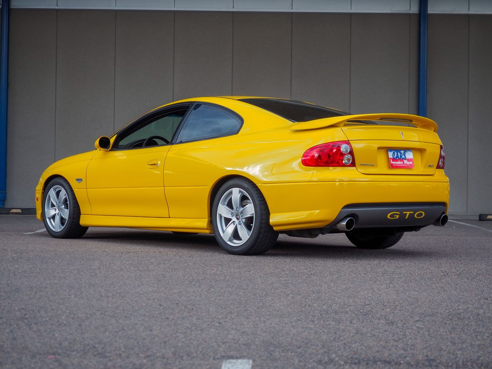 2005 Pontiac GTO 2