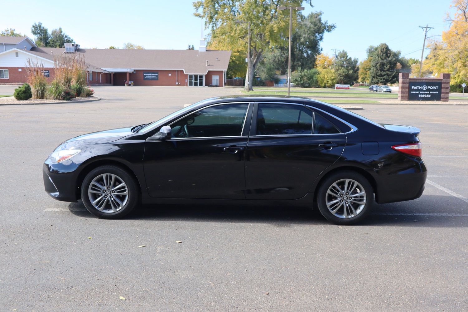 2017 Toyota Camry SE | Victory Motors of Colorado