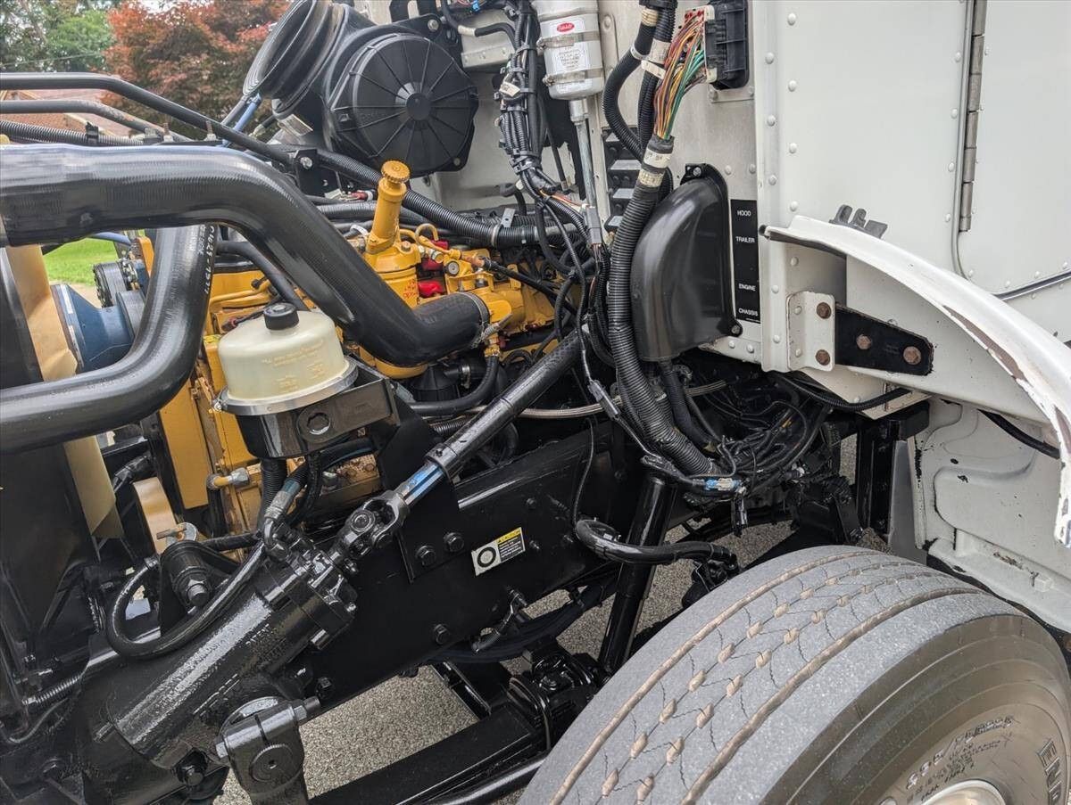 2007 Peterbilt 335 66