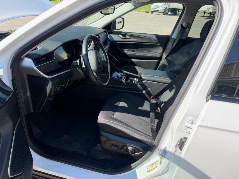 2022 Jeep Grand Cherokee Laredo - Photo 8
