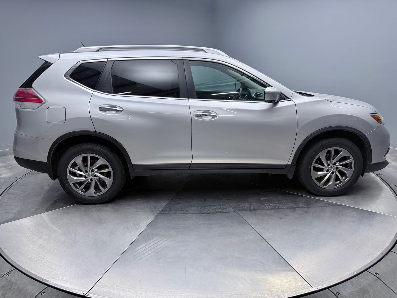 2015 Nissan Rogue SL photo 4