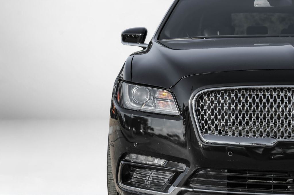 2017 Lincoln Continental Select photo 46