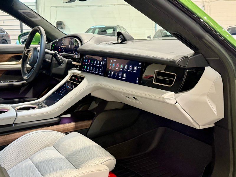 2022 Porsche Taycan Turbo S, photo 19