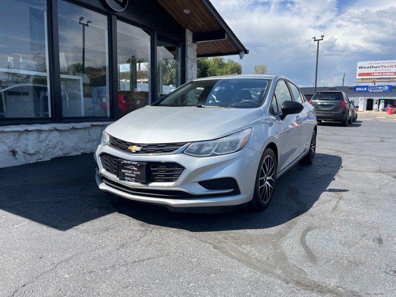 2016 Chevrolet Cruze LS Sedan FWD