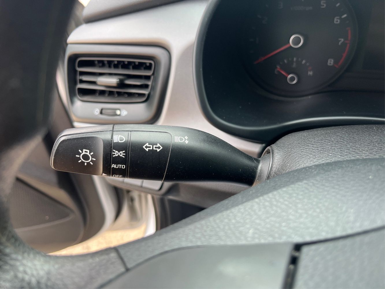 2023 Kia Rio S photo 18
