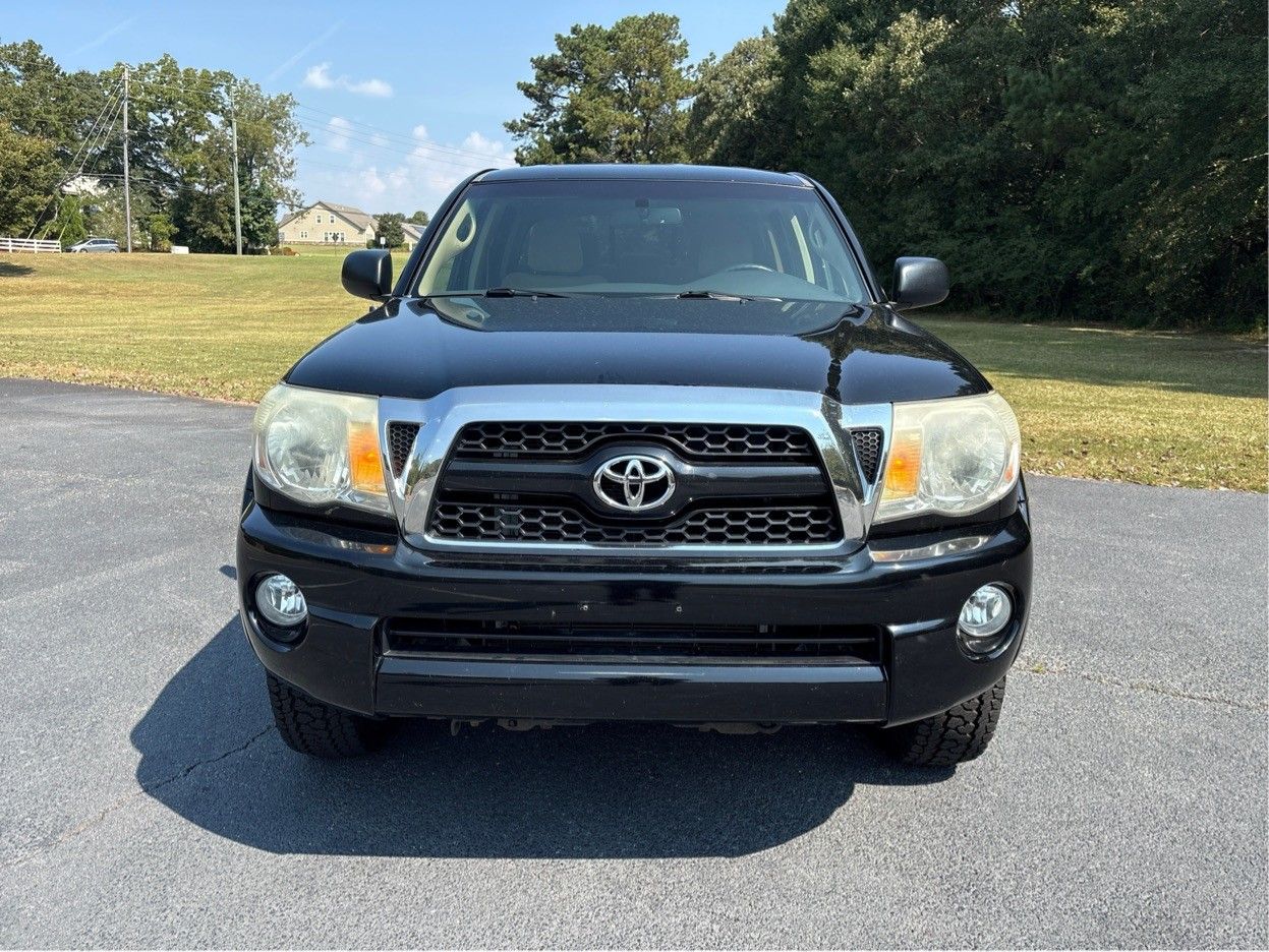 2011 Toyota Tacoma Base V6 photo 2