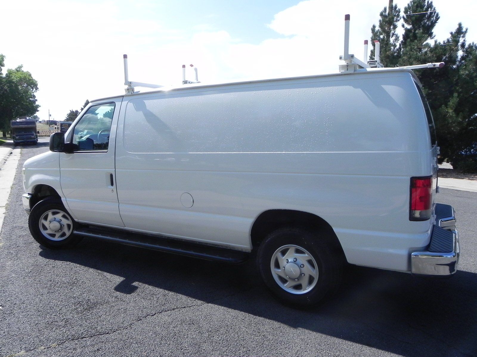 2014 Ford E-250 photo 2