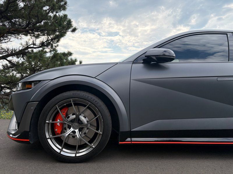 2025 Hyundai IONIQ 5 N - Photo 8