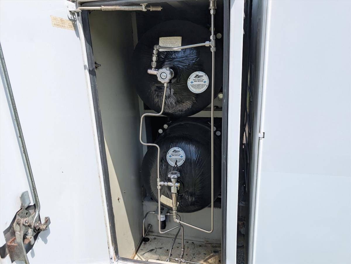 2011 Ford F-550 Super Duty 77