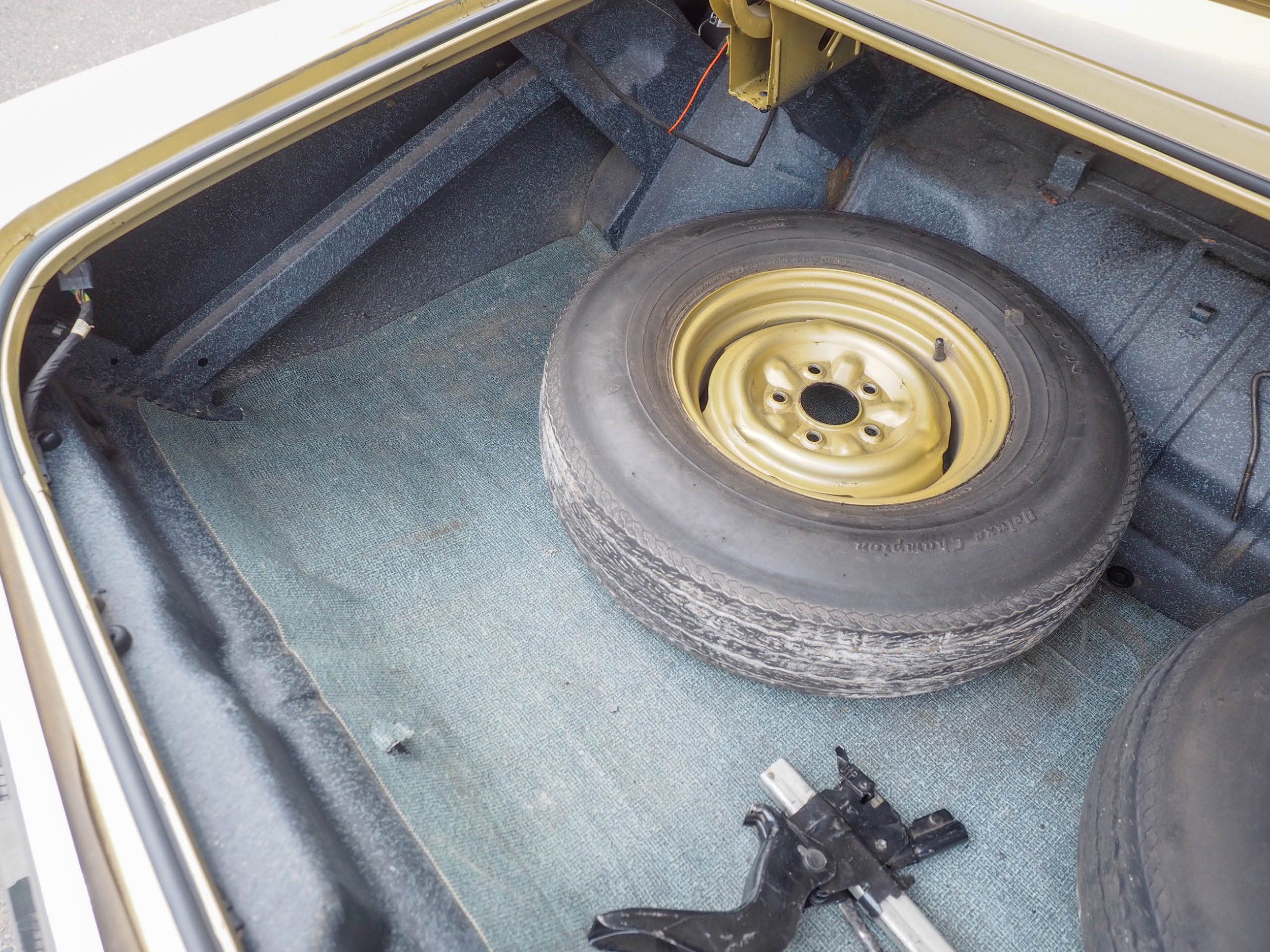 1969 Chevrolet Impala Gold 350