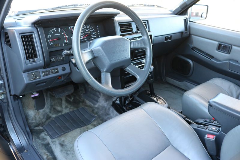 1993 Nissan Pathfinder Photos