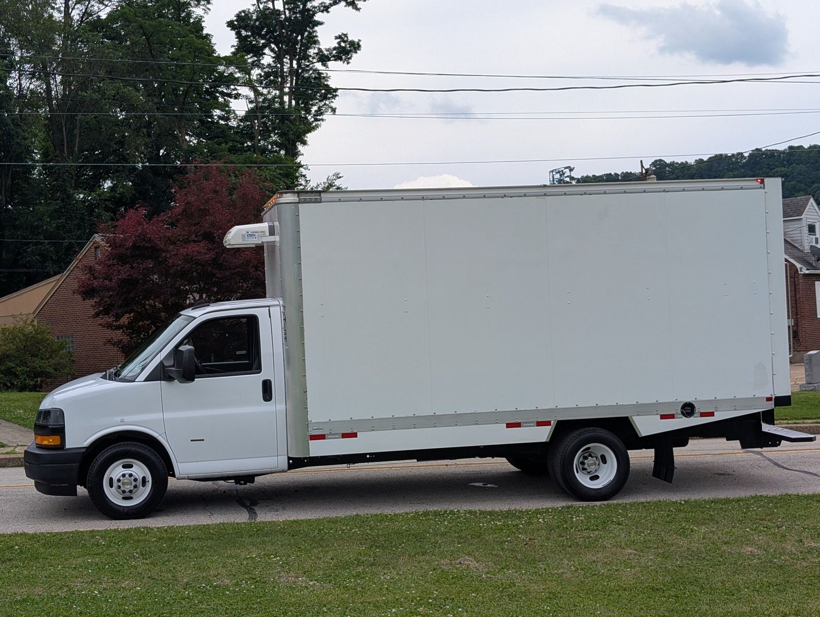2024 Chevrolet Express Cutaway 45