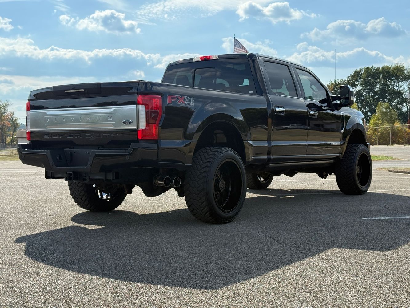 2018 Ford F-350 Platinum photo 5