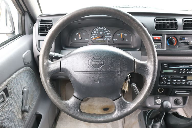 1999 Nissan Frontier XEV6 Victory Motors of Colorado