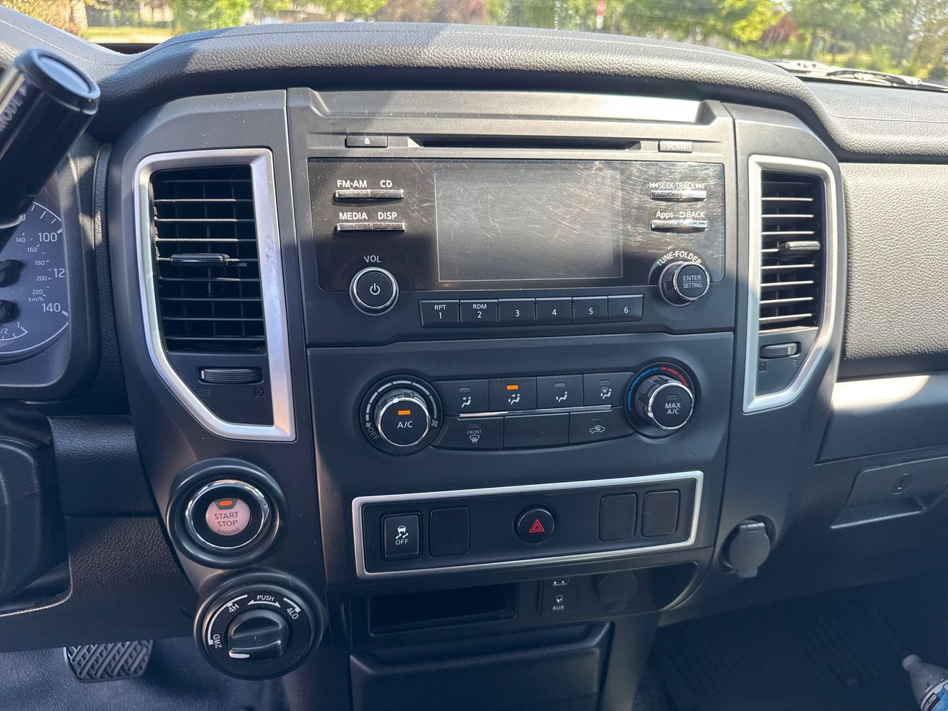 2017 Nissan Titan S photo 12