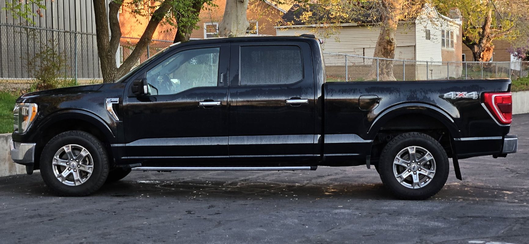 View vehicle photo 2