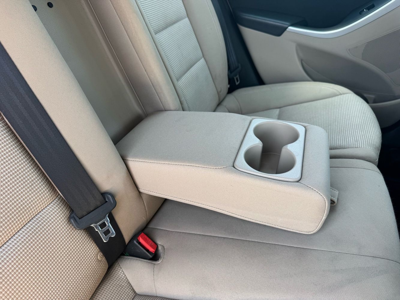 2016 Hyundai Elantra GT Base photo 52
