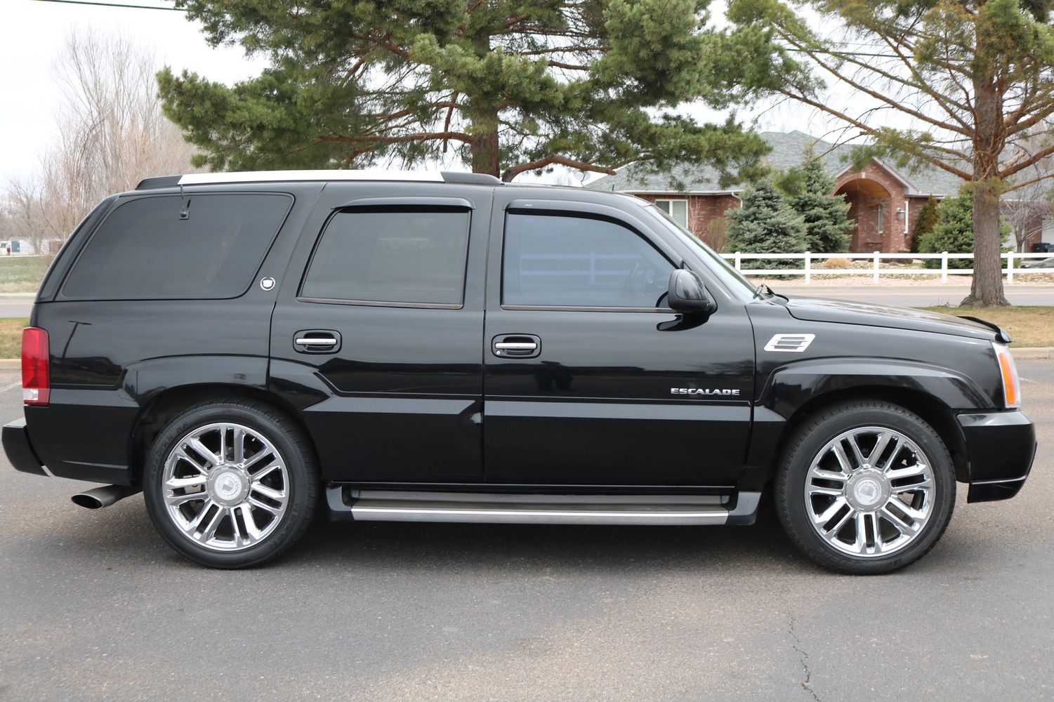 2002 Cadillac Escalade Victory Motors of Colorado