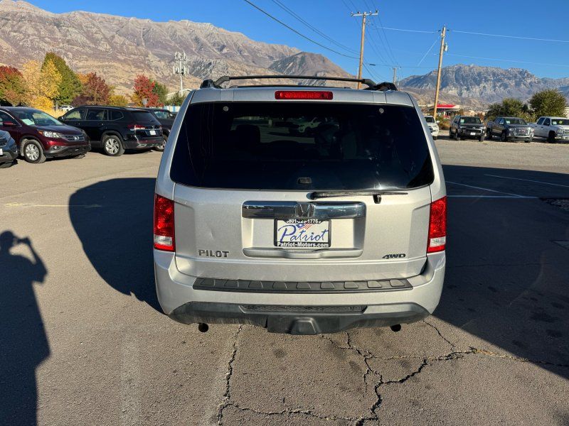 2015 Honda Pilot LX photo 4