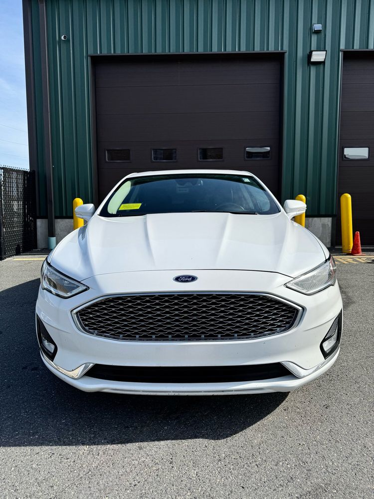2020 Ford Fusion Hybrid Titanium photo 2