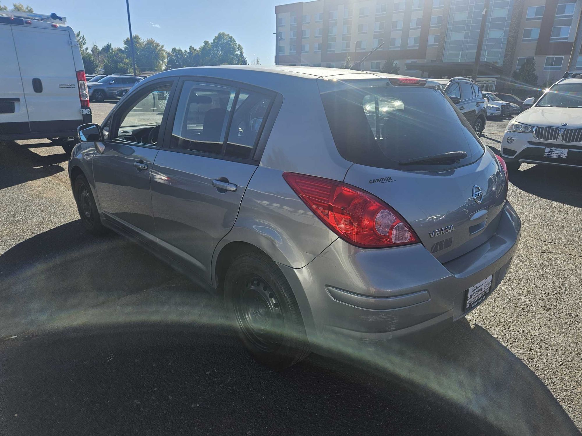 2011 Nissan Versa 1.8 S photo 3