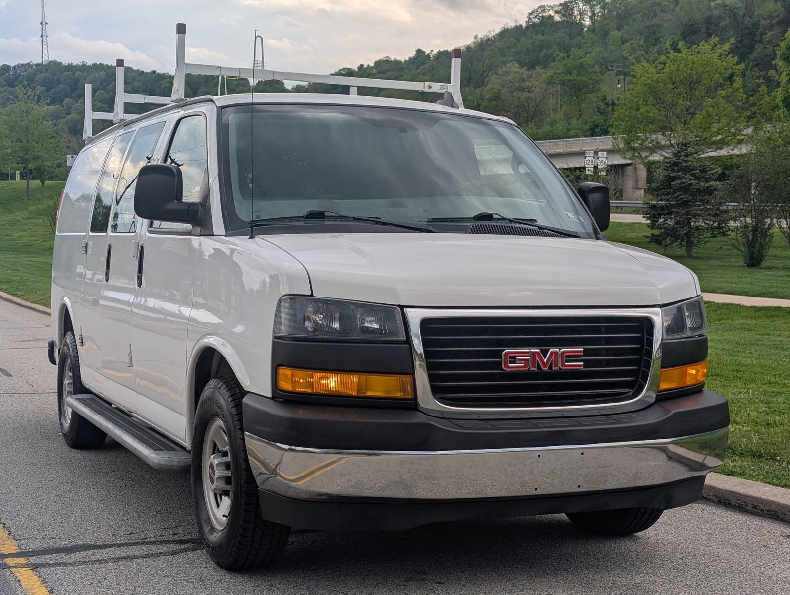 2020 GMC Savana Cargo 3
