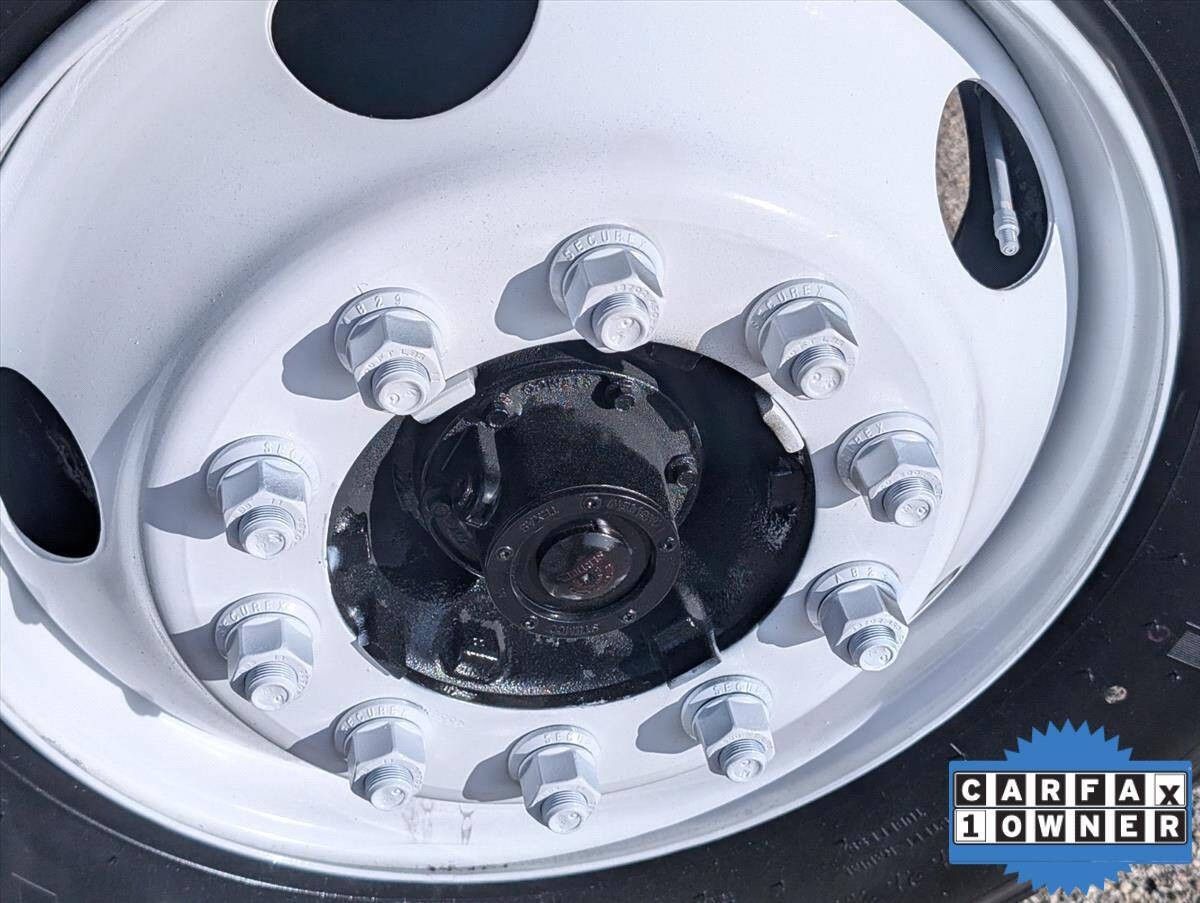 2021 Ford F-650 Super Duty 17