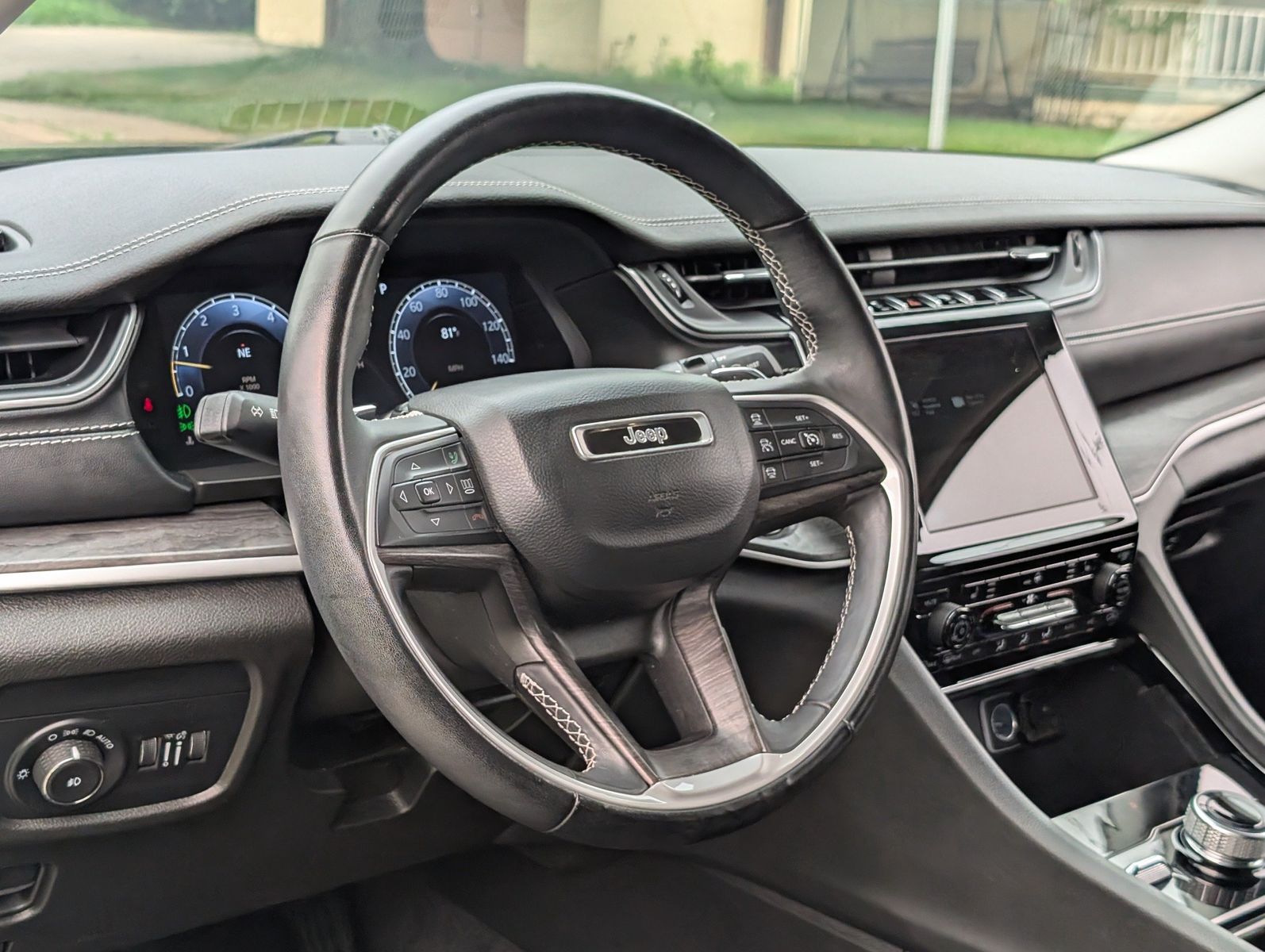 2022 Jeep Grand Cherokee L 44